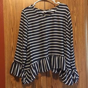 Super cute, light weight, A.N.A. Top!!